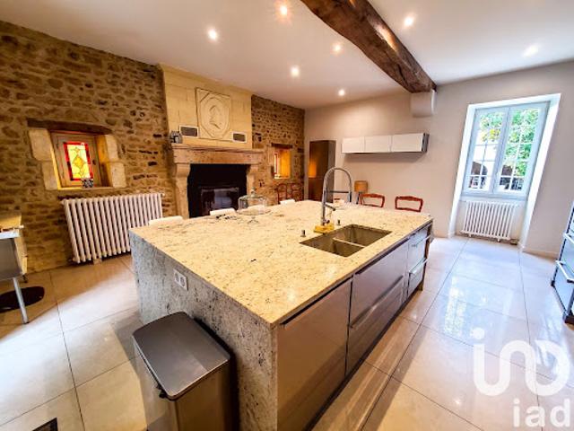 Vente Maison 10 pièces 284 m2 Vieux Ruffec