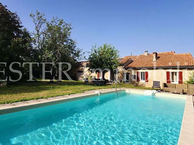 Vente Maison 10 pièces 286 m2 Neuvic