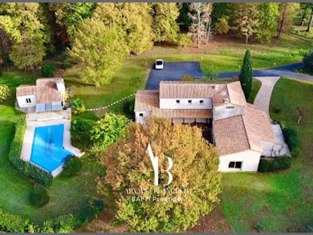 Vente Maison 10 pièces 288 m2 Angouleme