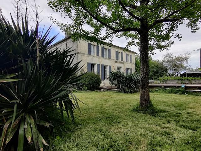 Vente Maison 10 pièces 290 m2 Burie
