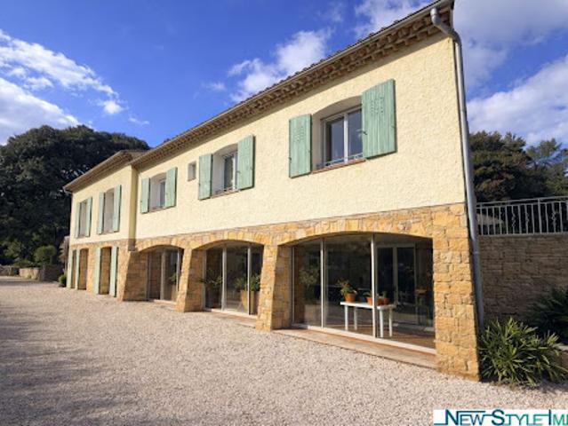 Vente Maison 10 pièces 296 m2 Signes