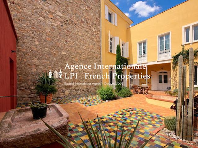 Vente Maison 10 pièces 298 m2 Saint Laurent de la Salanque