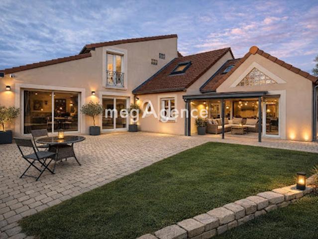 Vente Maison 10 pièces 203 m2 Fontenay Mauvoisin