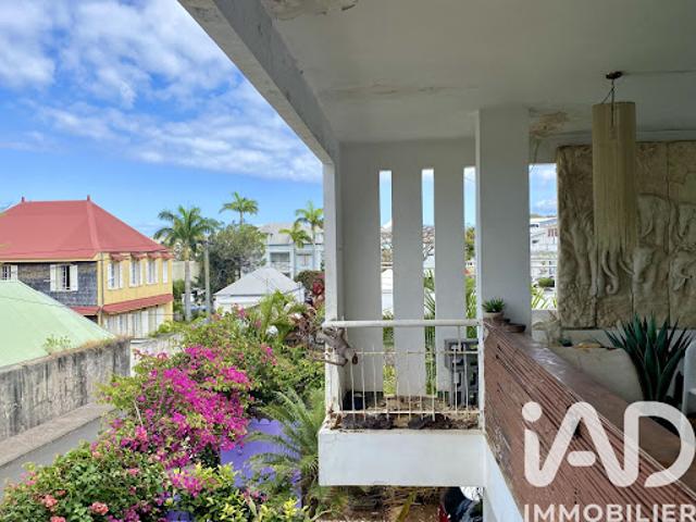 Vente Maison 10 pièces 201 m2 Saint Pierre