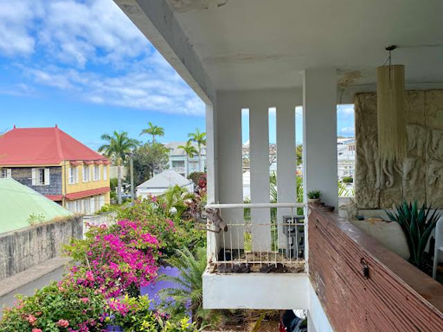 Vente Maison 10 pièces 202 m2 Saint Pierre