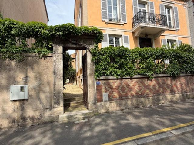Vente Maison 10 pièces 206 m2 Macon