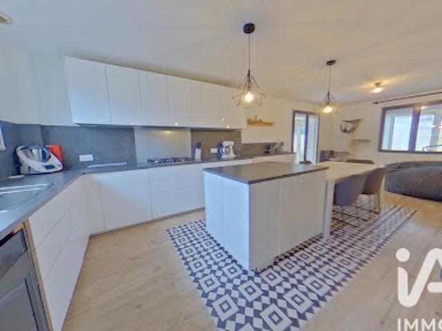 Vente Maison 10 pièces 209 m2 Lieusaint