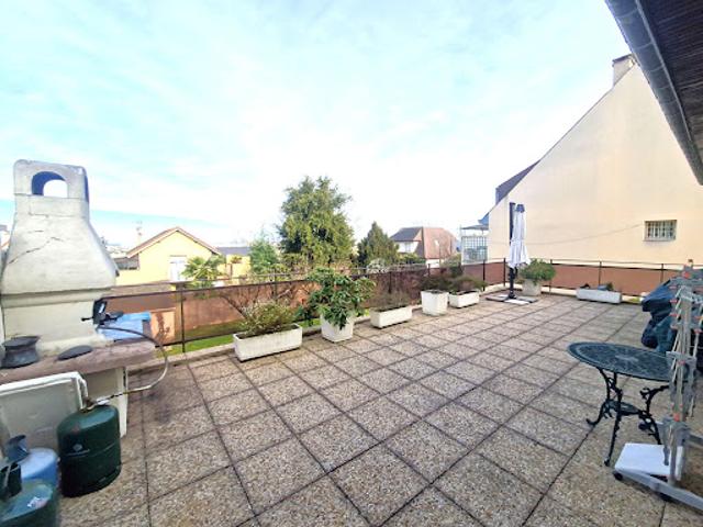 Vente Maison 10 pièces 210 m2 Vitry sur Seine