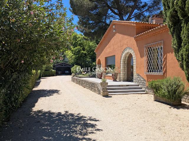 Vente Maison 10 pièces 210 m2 Avignon