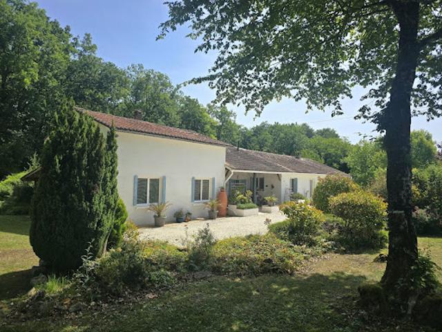 Vente Maison 10 pièces 210 m2 La Rochebeaucourt et Argentine