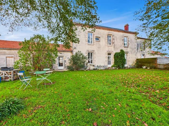 Vente Maison 10 pièces 210 m2 Nalliers