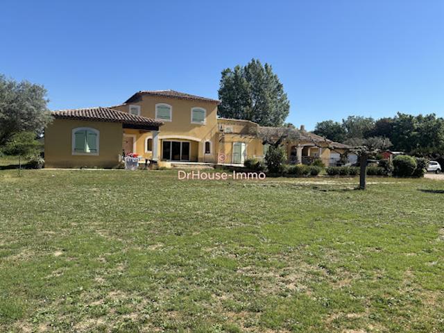 Vente Maison 10 pièces 212 m2 Saint Cannat