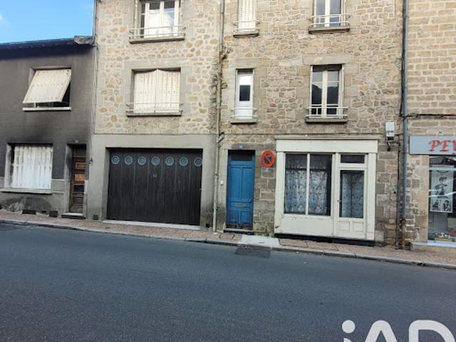 Vente Maison 10 pièces 214 m2 Peyrat le Château