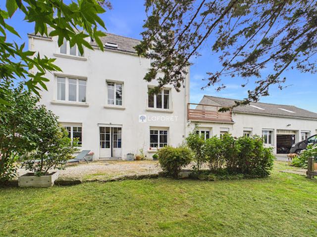 Vente Maison 10 pièces 215.6 m2 Treffiagat