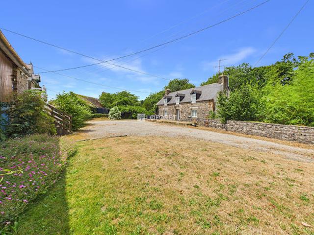 Vente Maison 10 pièces 216 m2 Landrévarzec