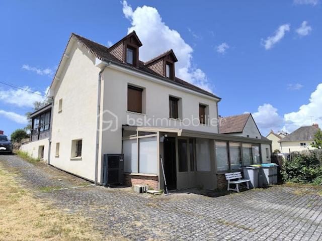 Vente Maison 10 pièces 218.27 m2 Parigné l'Evêque
