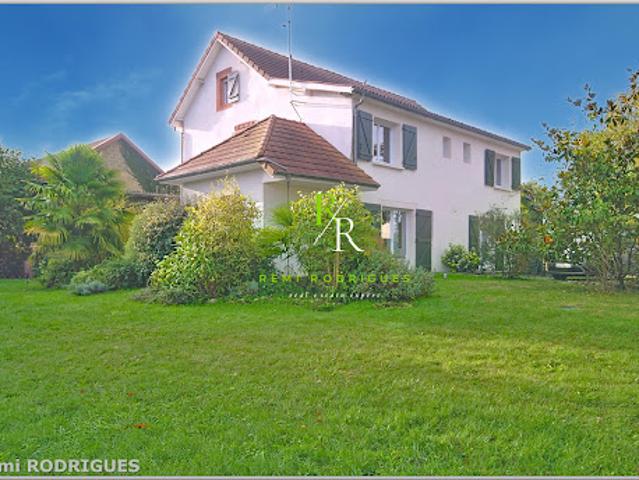 Vente Maison 10 pièces 219.11 m2 Sauvagnon