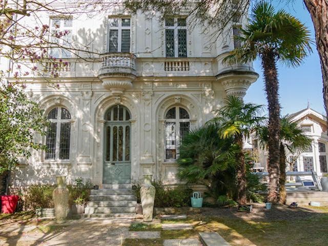 Vente Maison 10 pièces 223 m2 Angers