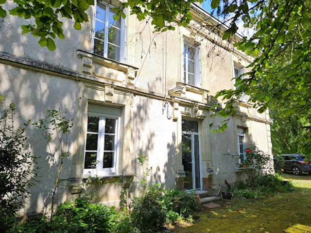 Vente Maison 10 pièces 220 m2 Brion près Thouet
