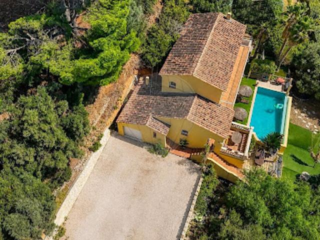Vente Maison 10 pièces 225 m2 Ollioules
