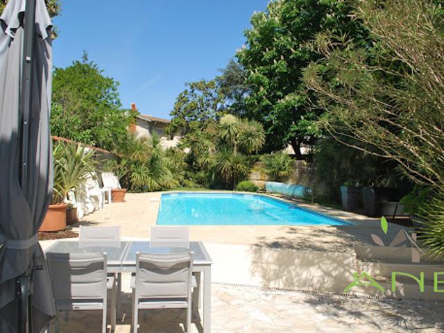 Vente Maison 10 pièces 226 m2 Bordeaux
