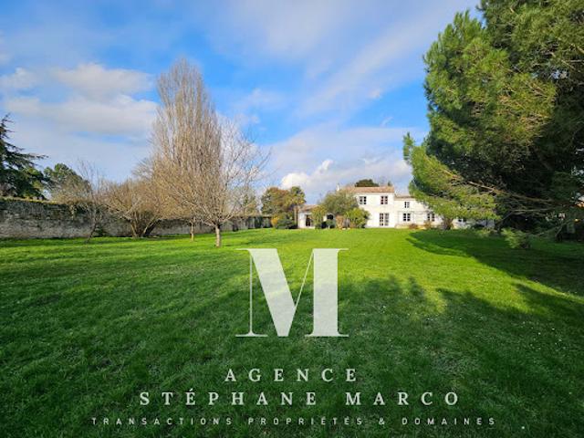 Vente Maison 10 pièces 226 m2 Saint Romain de Benet