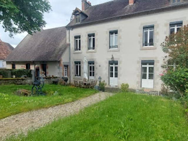 Vente Maison 10 pièces 228 m2 Gouzon