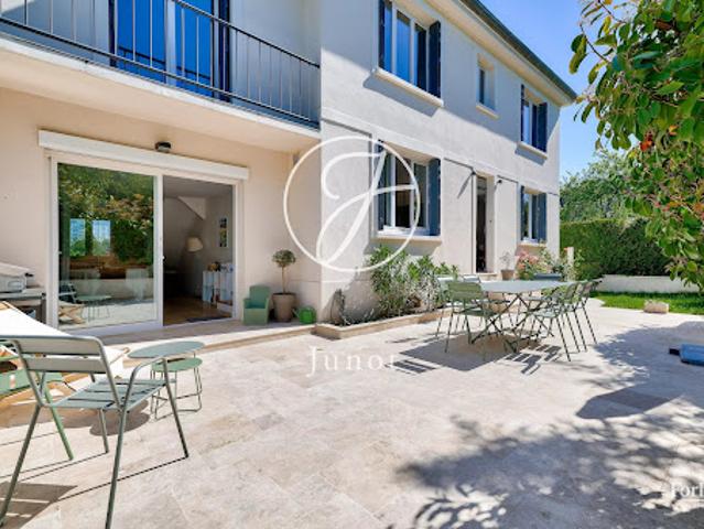 Vente Maison 10 pièces 229.84 m2 Rueil Malmaison