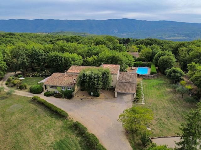 Vente Maison 10 pièces 231 m2 Caseneuve