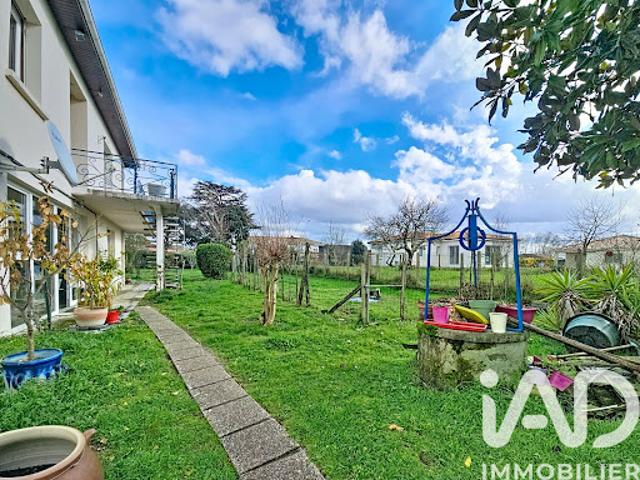 Vente Maison 10 pièces 231 m2 Saint Ciers sur Gironde