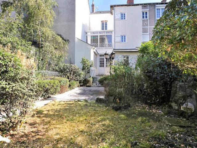 Vente Maison 10 pièces 234 m2 Tours
