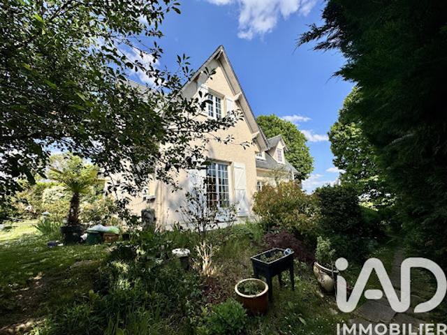 Vente Maison 10 pièces 234 m2 Verrieres le buisson