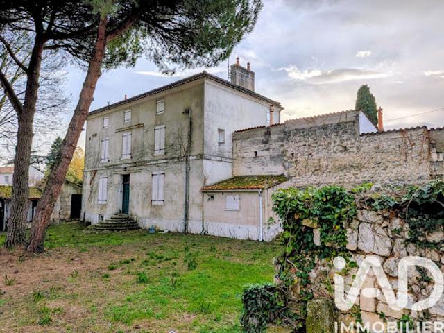 Vente Maison 10 pièces 235 m2 Angouleme