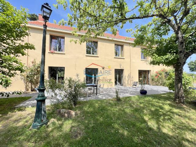Vente Maison 10 pièces 235 m2 Cordemais