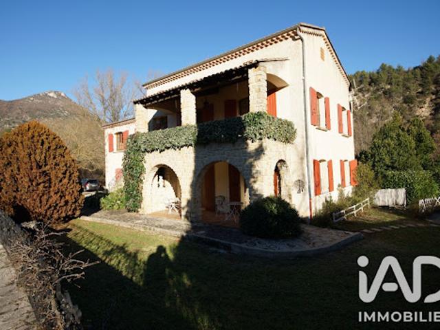 Vente Maison 10 pièces 235 m2 Saint Ferréol Trente Pas