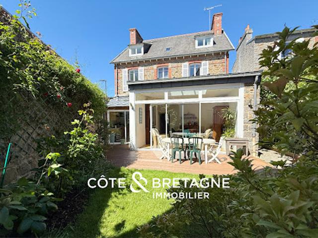 Vente Maison 10 pièces 236 m2 Saint Brieuc