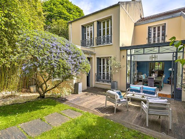 Vente Maison 10 pièces 236 m2 Suresnes