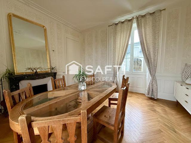 Vente Maison 10 pièces 239 m2 Soulaire et Bourg