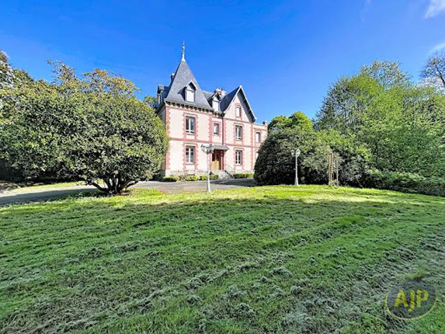 Vente Maison 10 pièces 340 m2 Ploeuc L'Hermitage