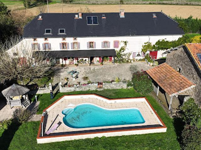 Vente Maison 10 pièces 340 m2 Saint Cirgue