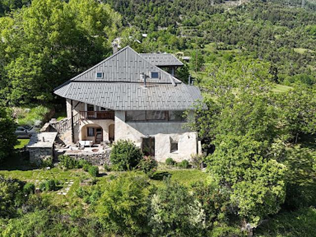 Vente Maison 10 pièces 347 m2 Chateauroux les alpes