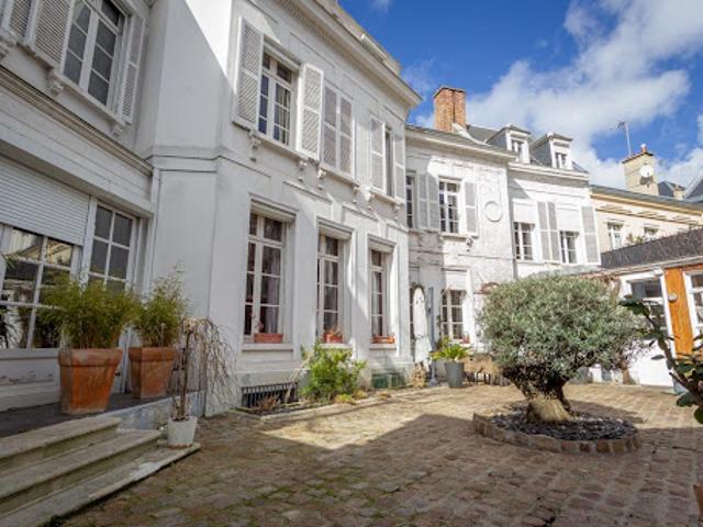 Vente Maison 10 pièces 345 m2 Amiens