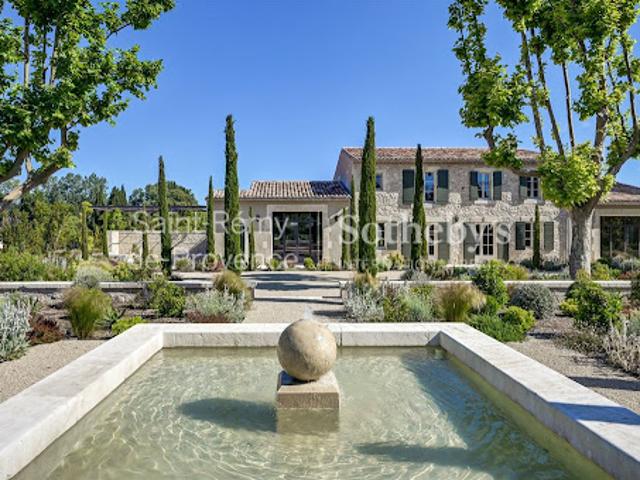 Vente Maison 10 pièces 350 m2 Eygalières