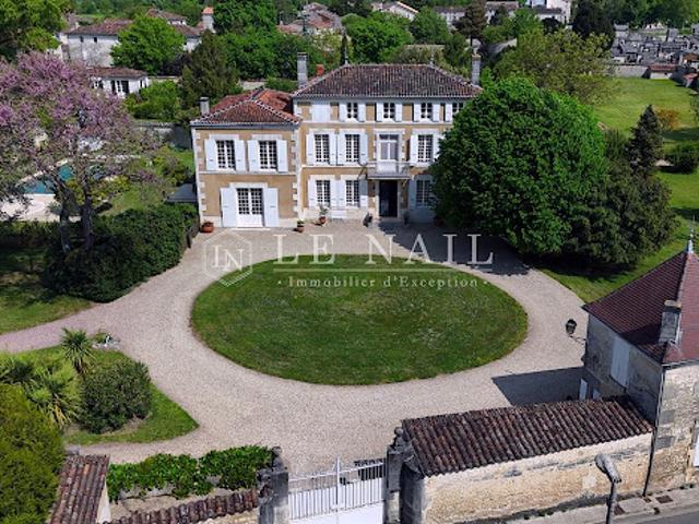 Vente Maison 10 pièces 350 m2 Jarnac