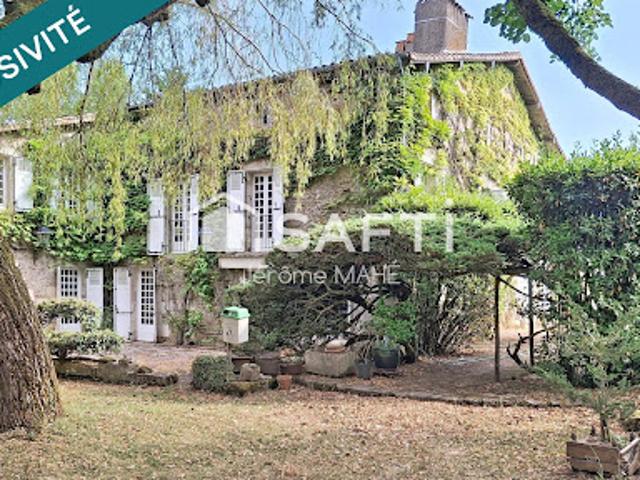 Vente Maison 10 pièces 357 m2 Echiré
