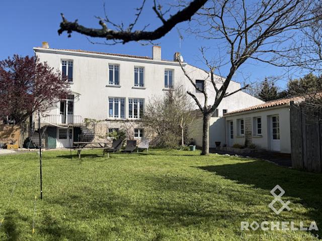 Vente Maison 10 pièces 365 m2 Puilboreau