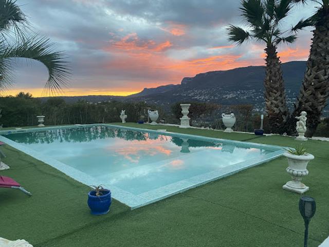 Vente Maison 10 pièces 370 m2 Colomars