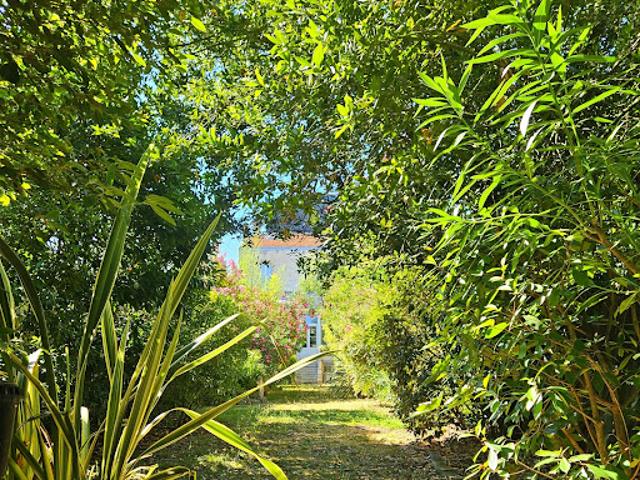 Vente Maison 10 pièces 370 m2 Pessac
