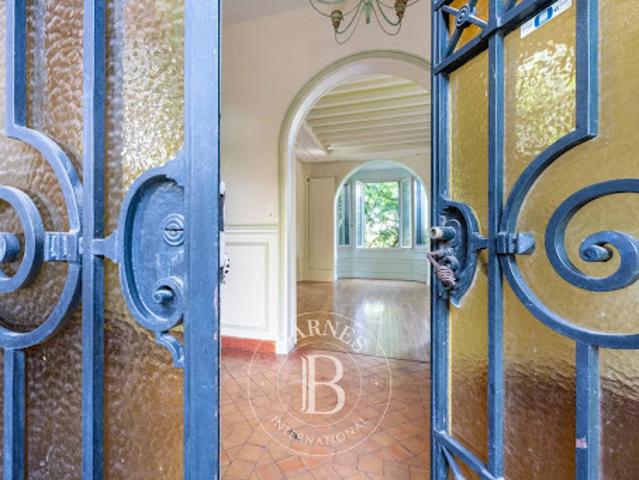 Vente Maison 10 pièces 381 m2 Versailles