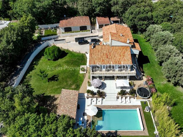 Vente Maison 10 pièces 385 m2 Aubagne